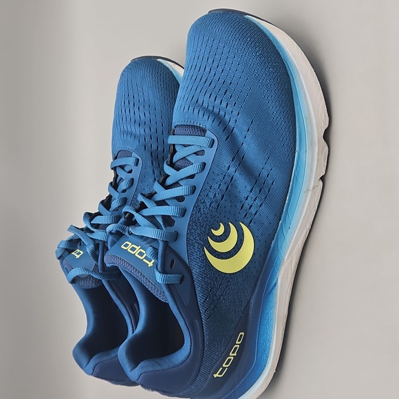 Topo Athletic Magnifly 5 road running shoe Men 9